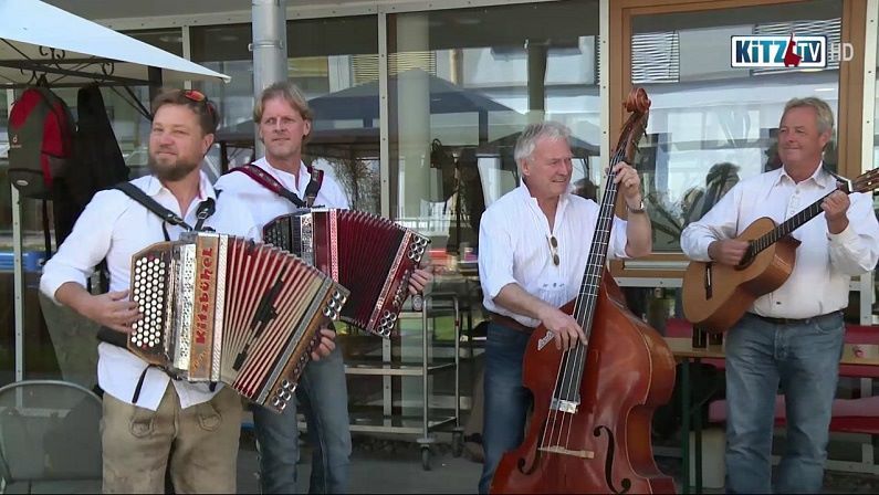 Maibaumfest Altenwohnheim